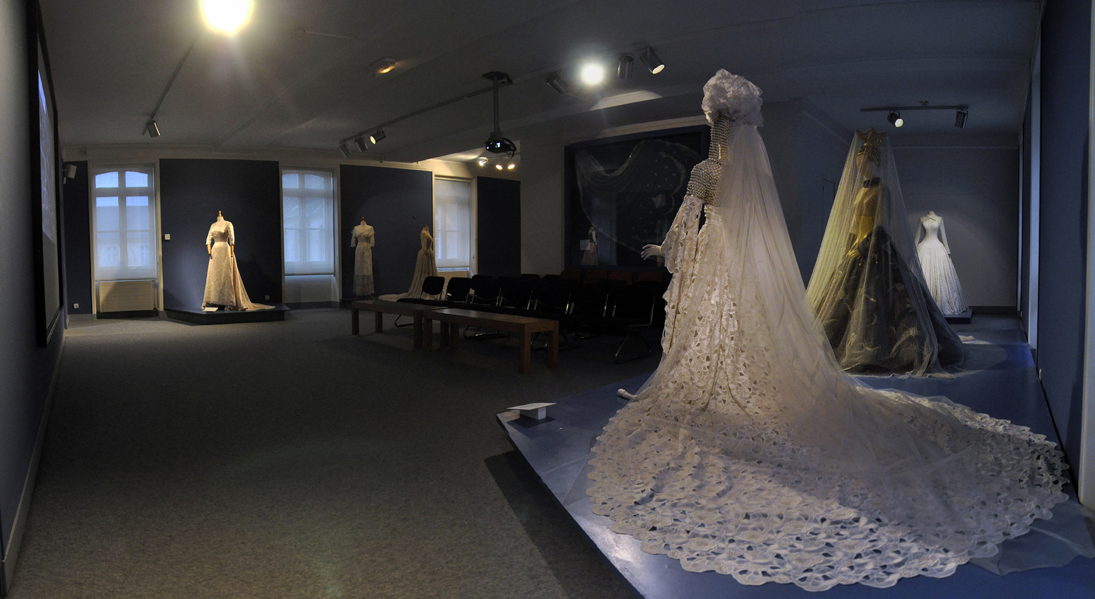 Musée de la dentelle à 18km (Argentan) et à 49km (Alençon)